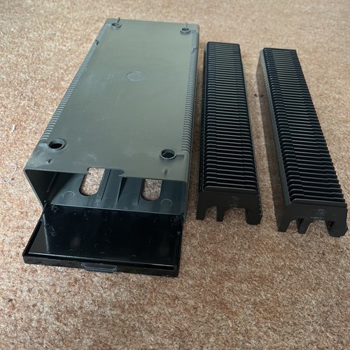 Slide projector cassette tray