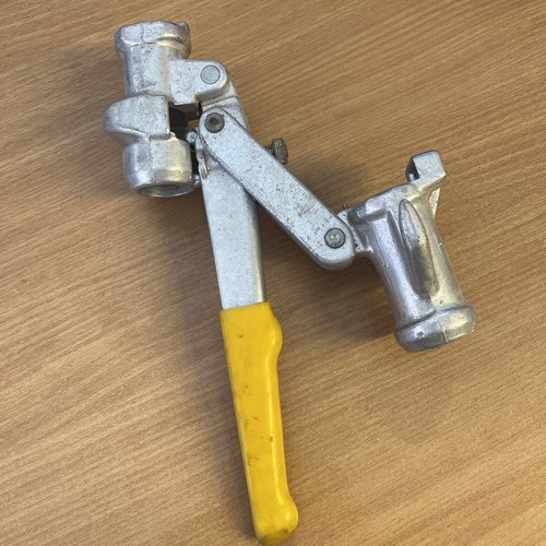 Calf puller handle assembly - hk,