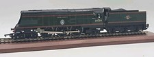 HORNBY R310 BR 4-6-2 BATTLE of BRITAIN LOCOMOTIVE 35054 LORD BEAVERBROOK OO