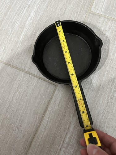 Cast iron skillet fry pan - fry,