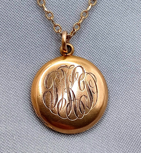 Antique photo locket - w&h,