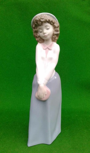 Nao lladro too cute - /,