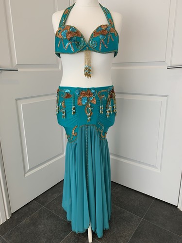 Stunning green belly dance - stunning,
