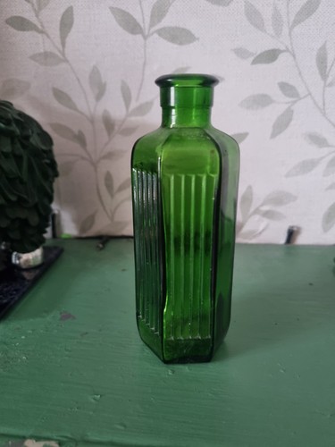 Vintage green hexagonal - vintage, ribbed