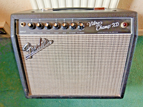 Fender vibro champ guitar - champ,