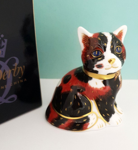 Royal crown derby cat - crown,