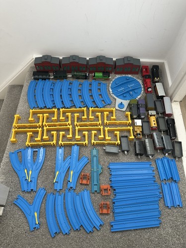 Tomy thomas the tank engine - tank,