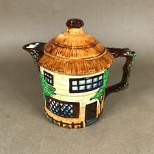 Vintage Cottage Ware Round
