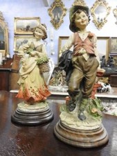 COPPIA DI BELLE STATUINE PORCELLANA D'ARTE CAPODIMONTE DA COLLEZIONE FIRMATE 