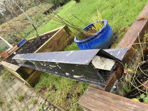 Cavity wall lintel - wall,