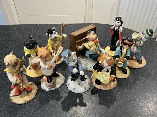Beswick cats chorus - beswick, chorus.