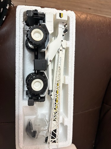 Rough terrain crane - crane, model