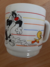 Vintage 1994 Warner Bros Looney Tunes Sylvester/Tweety Pie milk glass cup/mug