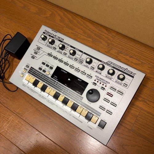 Roland 303 groovebox - roland, mc-303