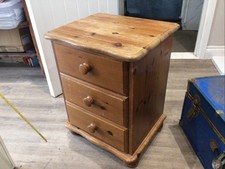 3-drawer Pine Bedside Cabinet