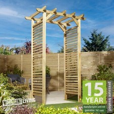 WOODEN SQUARE TOP GARDEN ROSE