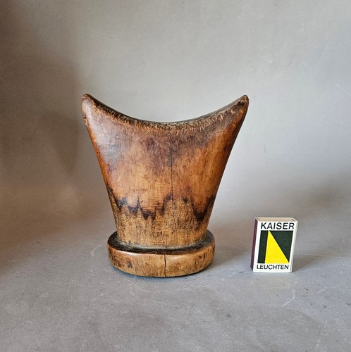 Old wooden neckrest gurage - old,