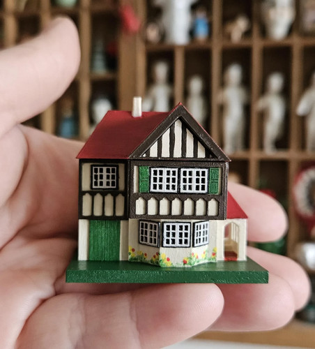 Miniature tri ang half - miniature,