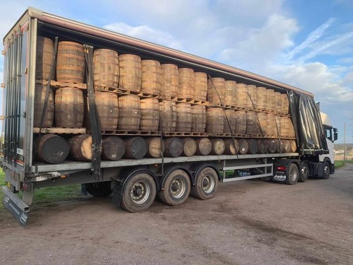 Oak whiskey bourbon barrel - oak,