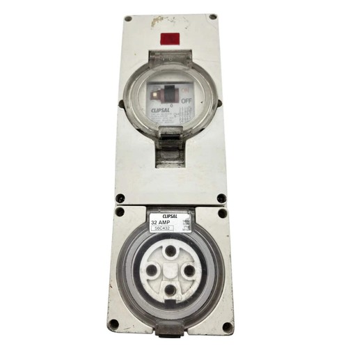 Clipsal switched socket - socket, outlet