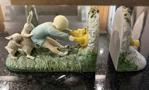Winnie the pooh book ends - book,