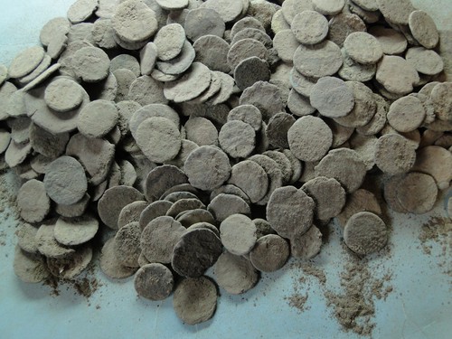Ancient roman bronze coin - x,