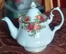 Royal Albert ~ Old Country Rose ~ Miniature Teapot ~ Free UK P&P