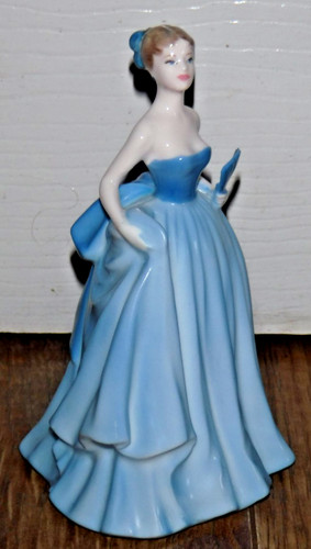Coalport debutante figurine - figurine, ~