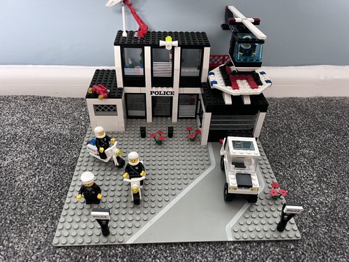 Lego town police command base - police,