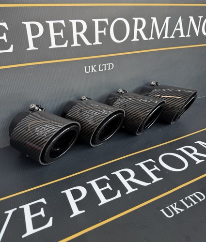 Gloss black carbon fibre - black,