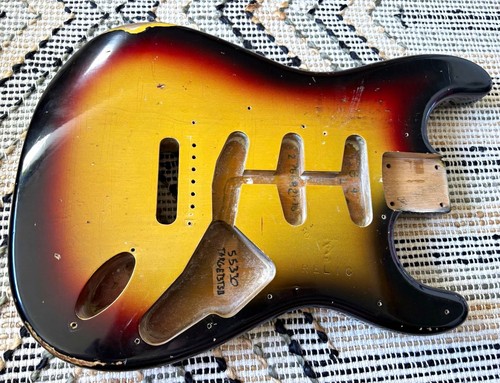 Fender custom shop nitro strat - fender,