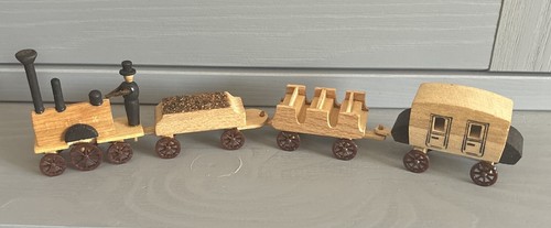 Swivel wheeled train ore - train,