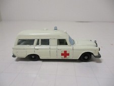 Moko Lesney Matchbox 3C V-4 Mercedes "Binz" Ambulance Original near mint w/BPW