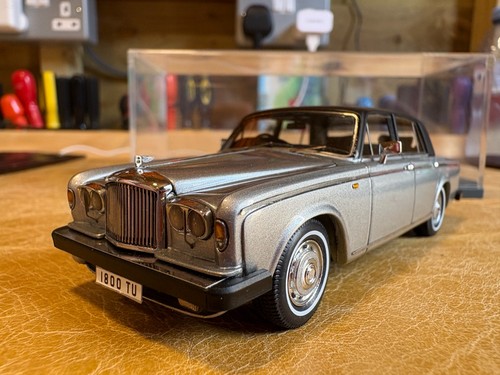 Bentley 1977 silver - bentley, in
