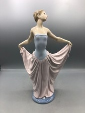 Lladro Ballet Dancing Lady