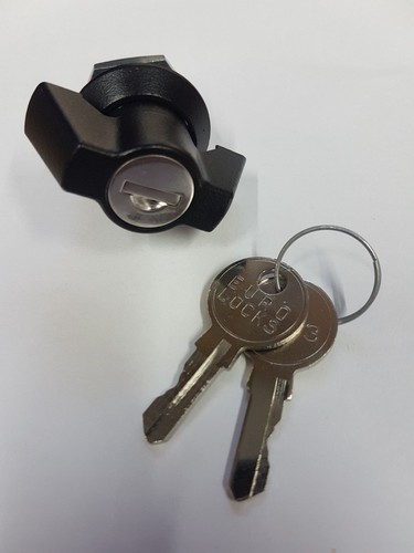 Brenderup trailer lid lock for