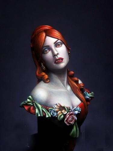 Resin female vampire - resin,