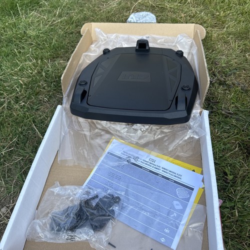 Givi box with - , travel