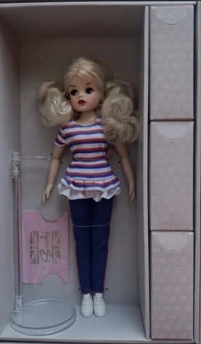 Sindy collectors club doll - sindy,
