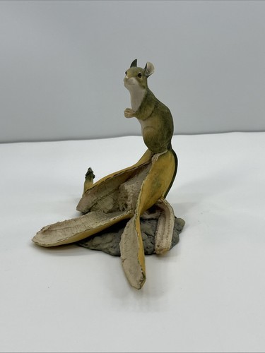 Border fine arts - , on