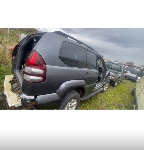 Toyota land cruiser breaking - land,