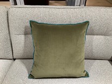 NATUZZI- Giza Velvet Cushion