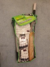 Ladies Cricket Kit.  Adult, 5ft 3".