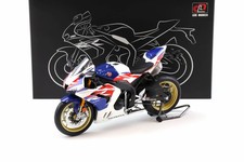 1:12 LCD Models Honda CBR1000RR-R Fireblade SP White/Blue/Red LCD-M02-WH