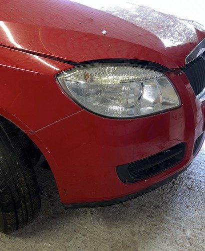 Skoda fabia 2009 headlight - skoda,