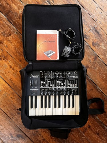 Arturia minibrute analogue - arturia,