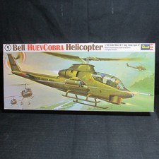 REVELL H-H-287.BELL HUEY COBRA HELICOPTER.1;32 SCALE.