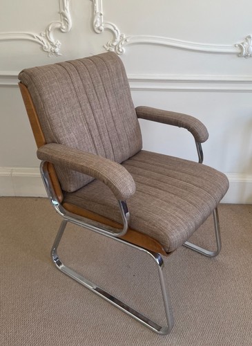 Mid century arm chair with