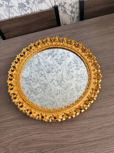 Round gold wall mirror - 11.8",