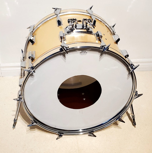 Rare pearl bass - pearl, 22"x14"